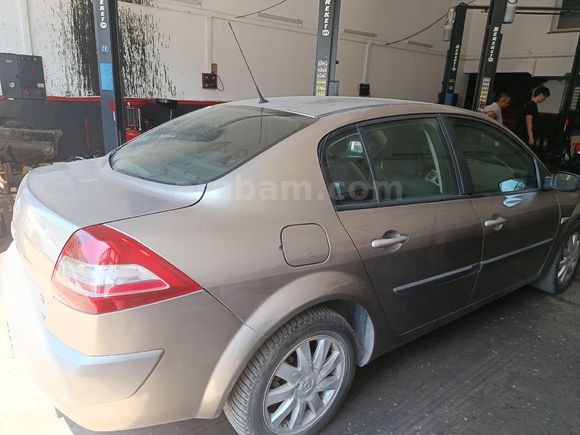 2.Sahibinden Renault Megane 1.5 dCi Exception 2009 Model  255.000 km Bej