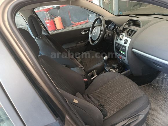 2.Sahibinden Renault Megane 1.5 dCi Exception 2009 Model  255.000 km Bej