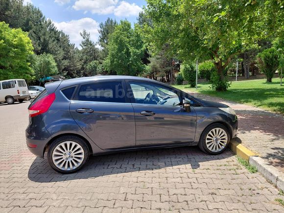 Sahibinden Ford Fiesta 1.4 Titanium 2009 Model