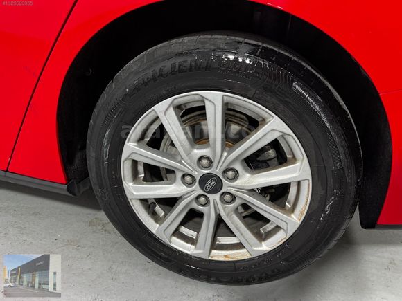 HEDEF RENAULT'DAN 0,99 KREDİ 2024 FOCUS TREND X ECOBLUE %20
