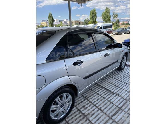 Galeriden Ford Focus 1.6 Ghia 2005 Model Çorum