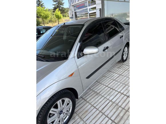 Galeriden Ford Focus 1.6 Ghia 2005 Model Çorum