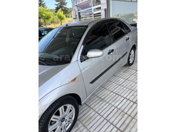 Galeriden Ford Focus 1.6 Ghia 2005 Model Çorum