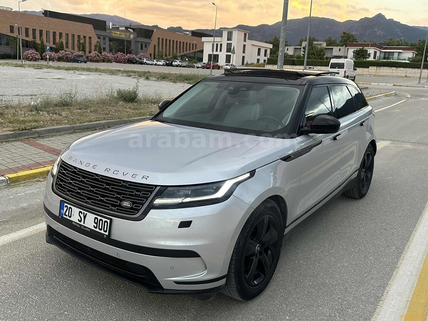 Galeriden Land Rover Range Velar 2.0 D Dynamic SE 2024 Model Denizli 61.000 km Gri 4