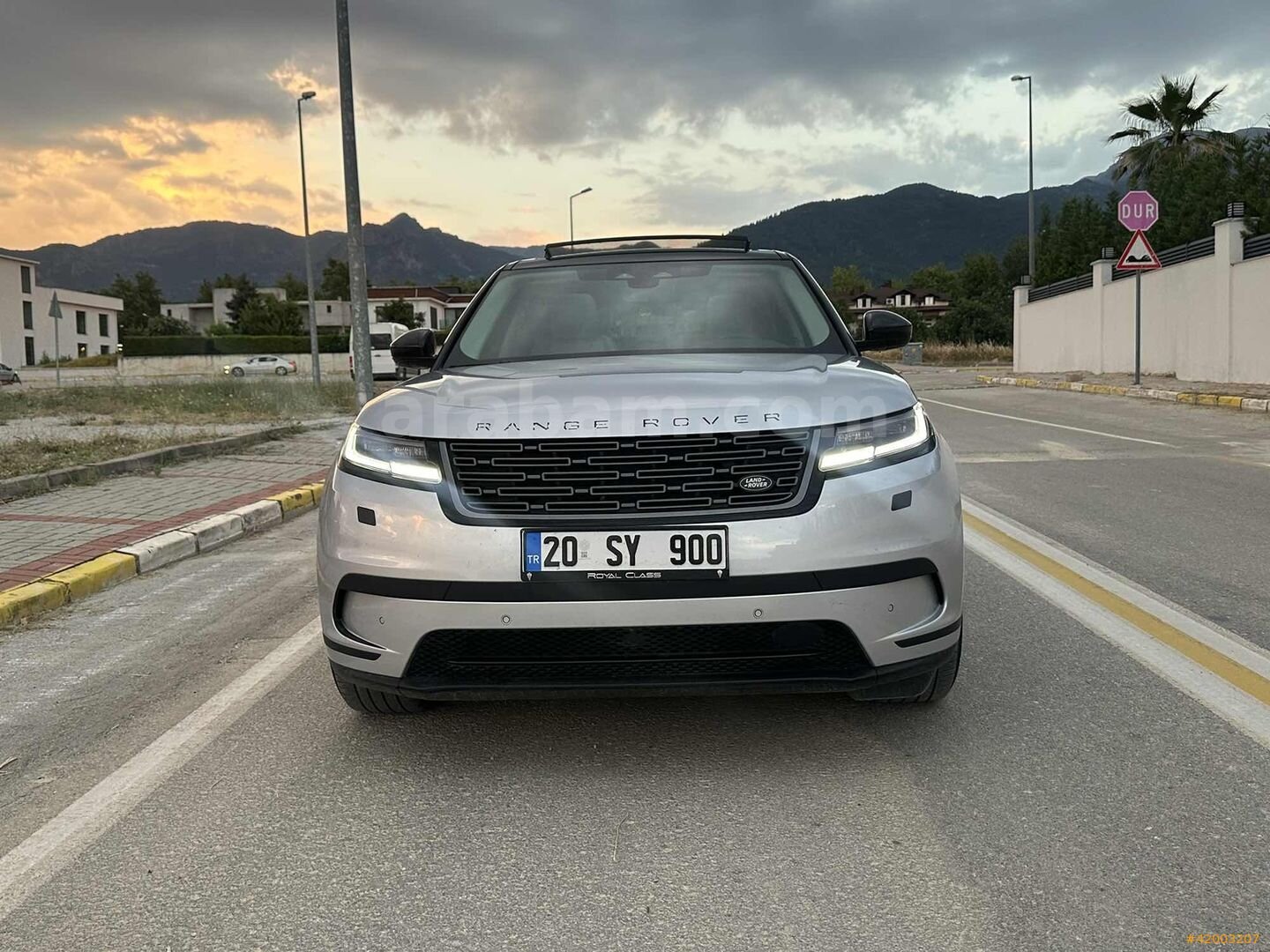 Galeriden Land Rover Range Velar 2.0 D Dynamic SE 2024 Model Denizli 61.000 km Gri 3