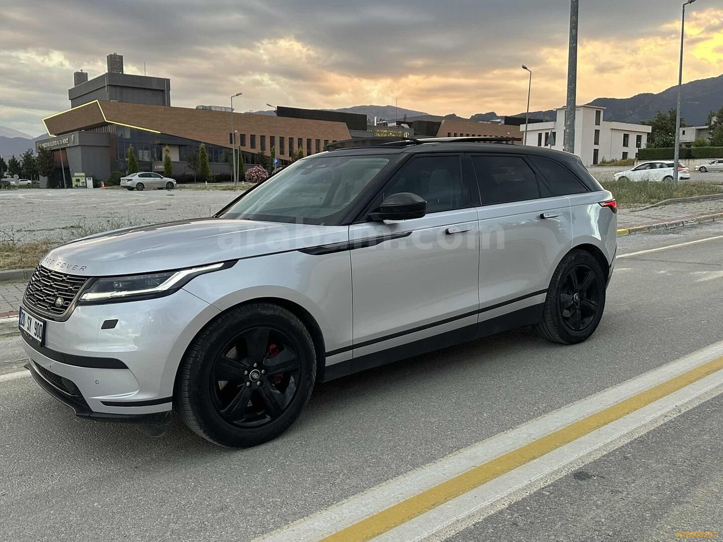 Galeriden Land Rover Range Velar 2.0 D Dynamic SE 2024 Model Denizli 61.000 km Gri 5