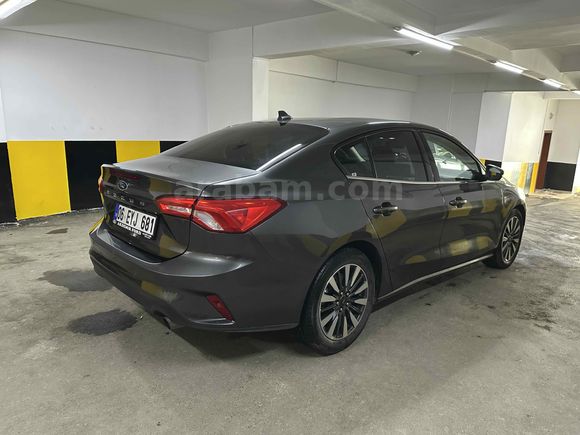 Sahibinden Ford Focus 1.5 Ti-VCT Titanium 2023 Model 