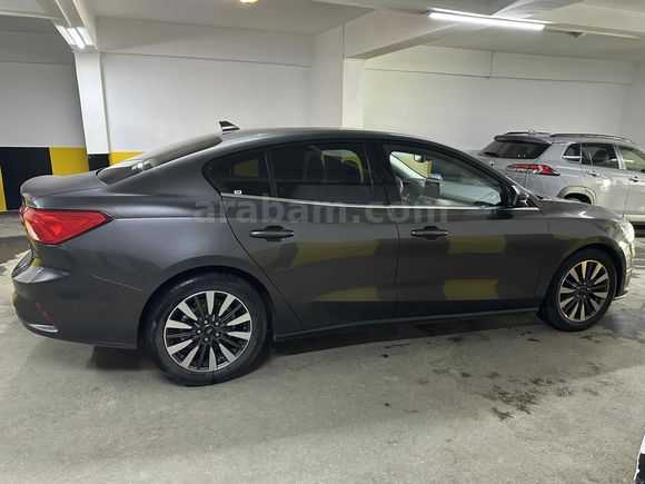 Sahibinden Ford Focus 1.5 Ti-VCT Titanium 2023 Model 