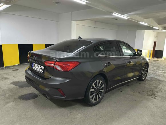 Sahibinden Ford Focus 1.5 Ti-VCT Titanium 2023 Model 
