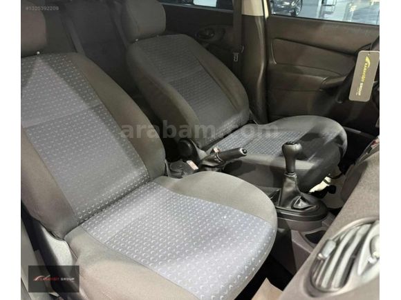 2005-FORD-FOCUS-1.6 -COLLECTİON-LPG-BEYAZ-TERTEMİZZ