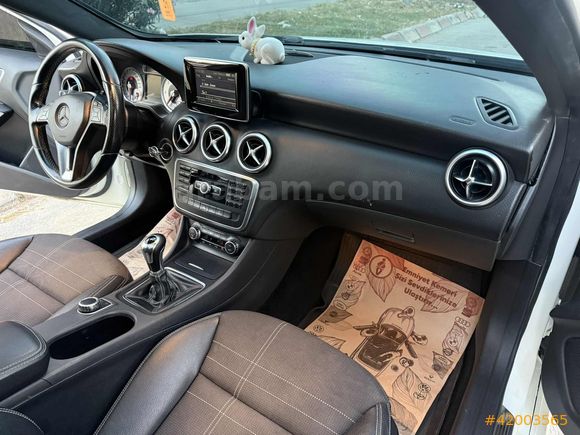 2013 MERCEDES A180 D CAM TAVAN 152 BİN KM ELMAS LED ACİLLL