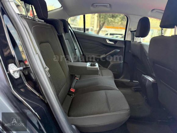 "AKSU MOTOR'S"2023/FORD FOCUS/CARPLAY/TİTANİUM/HATASIZ