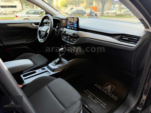 "AKSU MOTOR'S"2023/FORD FOCUS/CARPLAY/TİTANİUM/HATASIZ