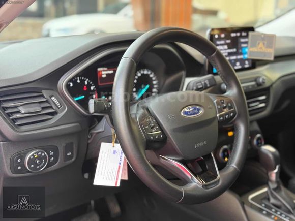 "AKSU MOTOR'S"2023/FORD FOCUS/CARPLAY/TİTANİUM/HATASIZ