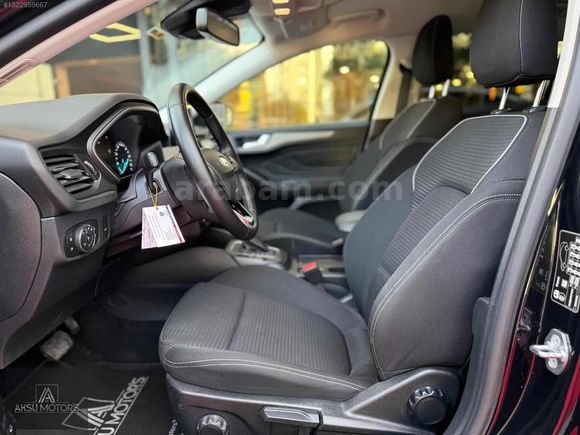 "AKSU MOTOR'S"2023/FORD FOCUS/CARPLAY/TİTANİUM/HATASIZ