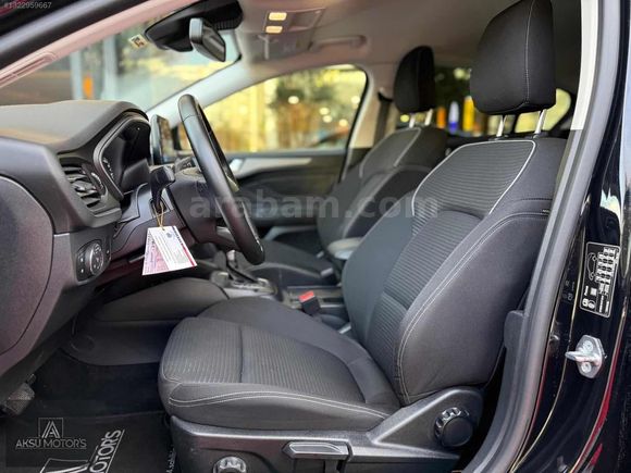 "AKSU MOTOR'S"2023/FORD FOCUS/CARPLAY/TİTANİUM/HATASIZ