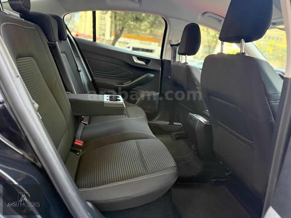 "AKSU MOTOR'S"2023/FORD FOCUS/CARPLAY/TİTANİUM/HATASIZ