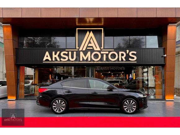 "AKSU MOTOR'S"2023/FORD FOCUS/CARPLAY/TİTANİUM/HATASIZ