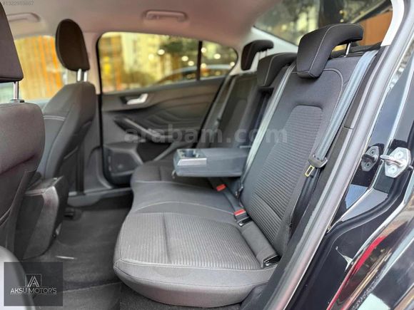 "AKSU MOTOR'S"2023/FORD FOCUS/CARPLAY/TİTANİUM/HATASIZ
