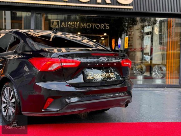 "AKSU MOTOR'S"2023/FORD FOCUS/CARPLAY/TİTANİUM/HATASIZ