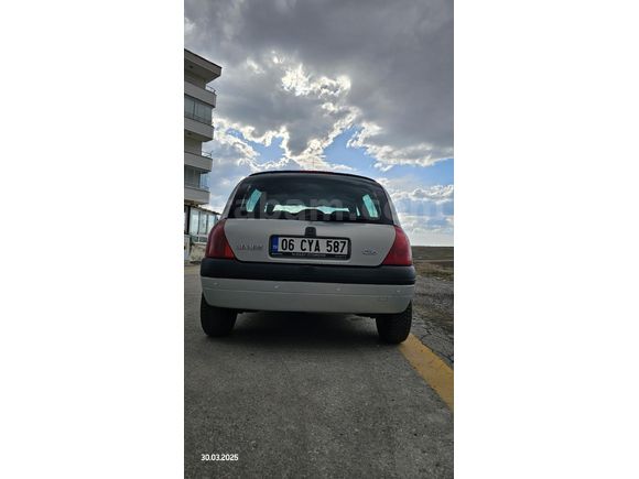 Sahibinden Renault Clio 1.6 RXT 2000 Model  260.000 km Gri