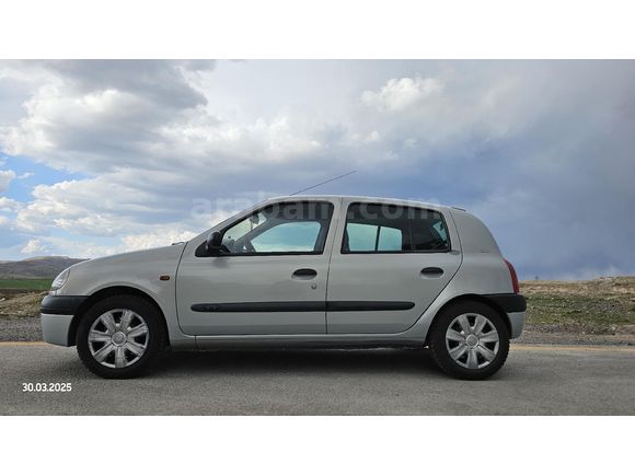 Sahibinden Renault Clio 1.6 RXT 2000 Model  260.000 km Gri