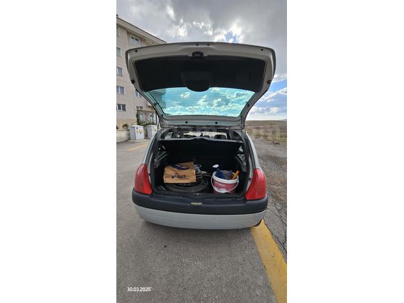 Sahibinden Renault Clio 1.6 RXT 2000 Model  260.000 km Gri