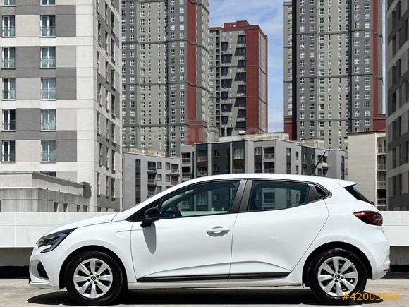 MHT AUTO 2023 CLIO 1.0TCE JOY TESLA EKRANLI G.GÖRÜŞ HATSIZ