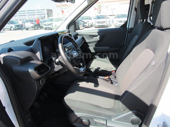 BÜYÜKSOYLU'DAN 2025 TOURNEO COURİER 1.5 ECOBLUE DELUXE 100 HP