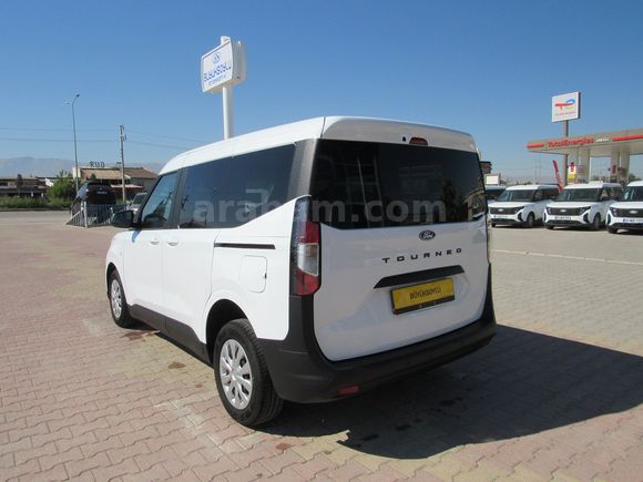 BÜYÜKSOYLU'DAN 2025 TOURNEO COURİER 1.5 ECOBLUE DELUXE 100 HP