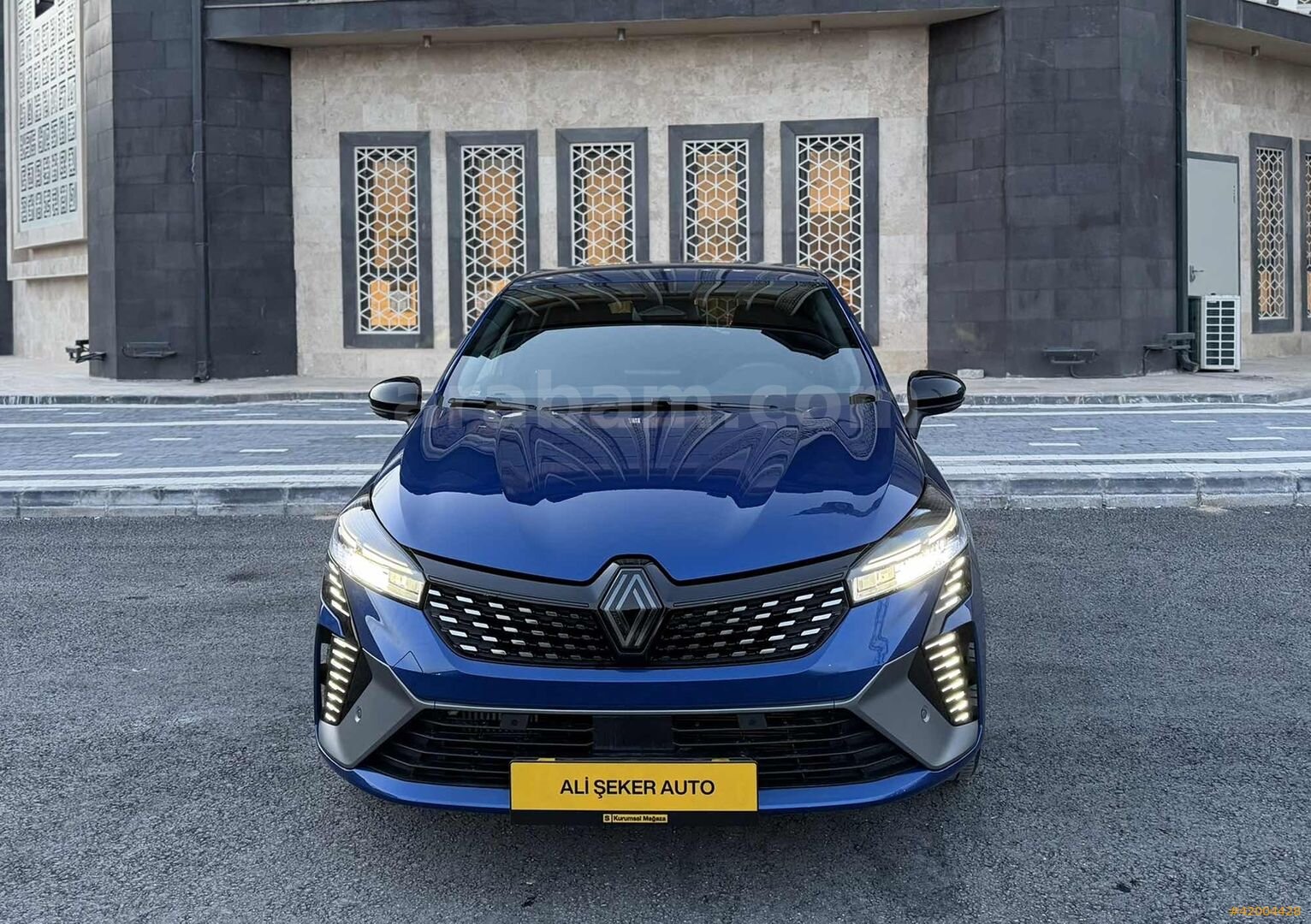 Galeriden Renault Clio 1.0 TCe Techno Esprit Alpine 2025 Model Konya 10.900 km Mavi 1