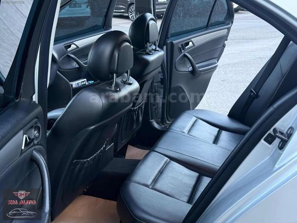 ZM AUTO DAN ÇOK TEMİZ MERCEDES C180