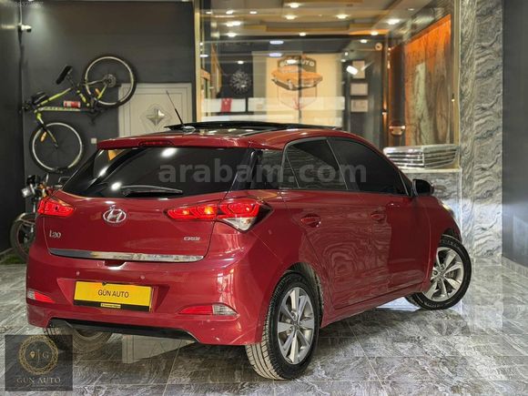 GÜN AUTO'DAN HYUNDAİ İ20 2017 MODEL DÜŞÜK KM CAM TAVAN