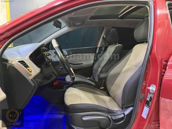 GÜN AUTO'DAN HYUNDAİ İ20 2017 MODEL DÜŞÜK KM CAM TAVAN