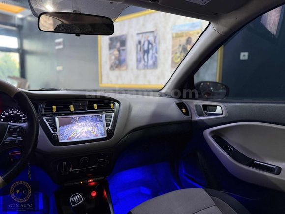 GÜN AUTO'DAN HYUNDAİ İ20 2017 MODEL DÜŞÜK KM CAM TAVAN