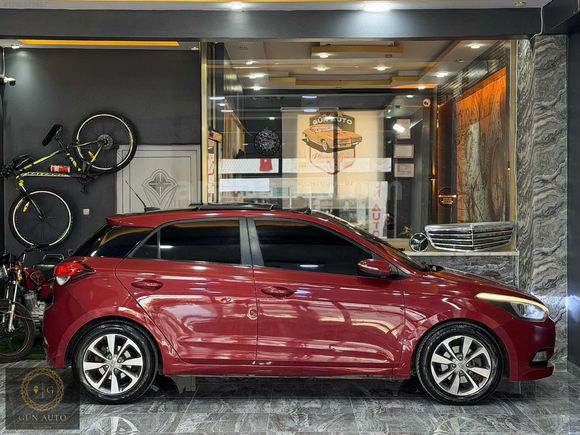 GÜN AUTO'DAN HYUNDAİ İ20 2017 MODEL DÜŞÜK KM CAM TAVAN