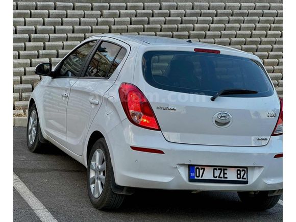 2014 HYUNDAİ İ20 SENSE 1.4CRDİ BAKIMLI ARAÇ