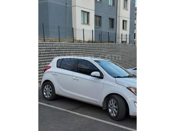 2014 HYUNDAİ İ20 SENSE 1.4CRDİ BAKIMLI ARAÇ