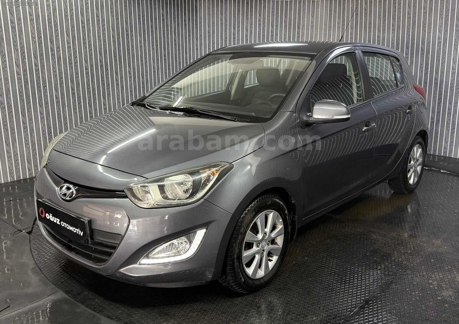 Galeriden Hyundai i20 1.4 CVVT Sense 2014 Model Eskişehir 70.000 km Gri 3