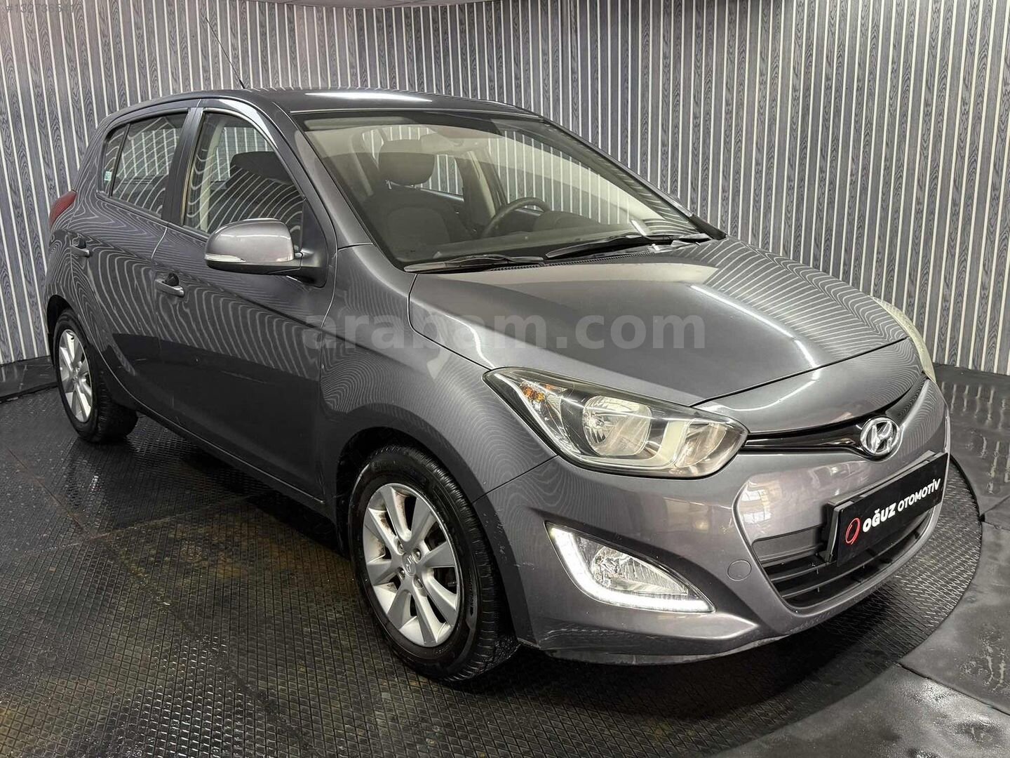 Galeriden Hyundai i20 1.4 CVVT Sense 2014 Model Eskişehir 70.000 km Gri 7