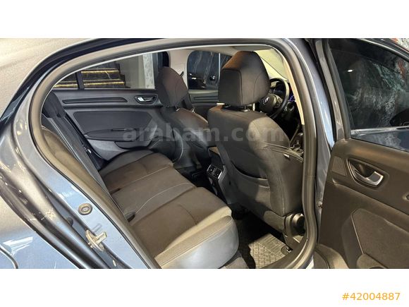 2023 MODEL 24 ÇIKIŞLI MEGANE 1.3 TCE TOUCH HATASIZ BOYASIZ