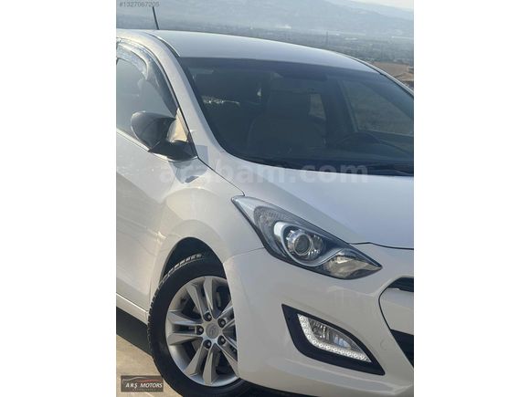 125 BİN KM // ORJİNAL// STYLE PAKET // İÇİ BEJ