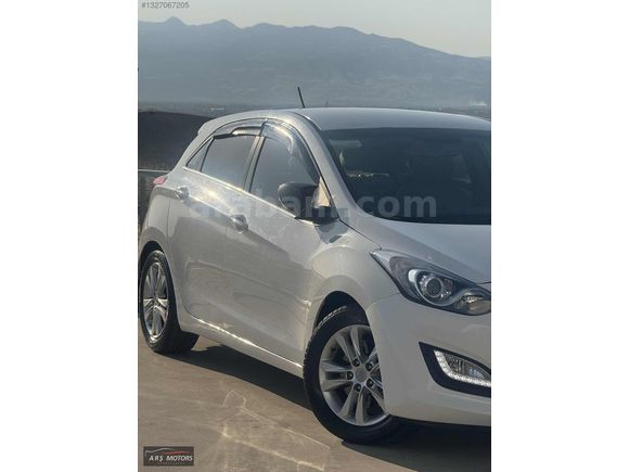 125 BİN KM // ORJİNAL// STYLE PAKET // İÇİ BEJ
