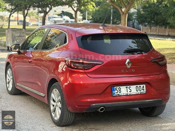 "2022 CLİO 1.0 TCe İCON OTOMATİK 42 BİN KM"