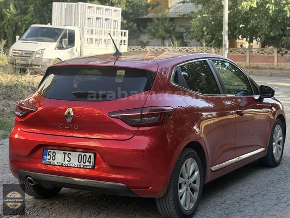 "2022 CLİO 1.0 TCe İCON OTOMATİK 42 BİN KM"