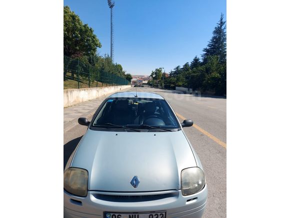 İlk Sahibinden Renault Clio 1.4 RNA 2000 Model