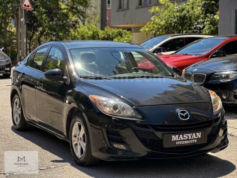 Galeriden Mazda 3 1.6 Touring 2010 Model İstanbul 219.000 km Siyah