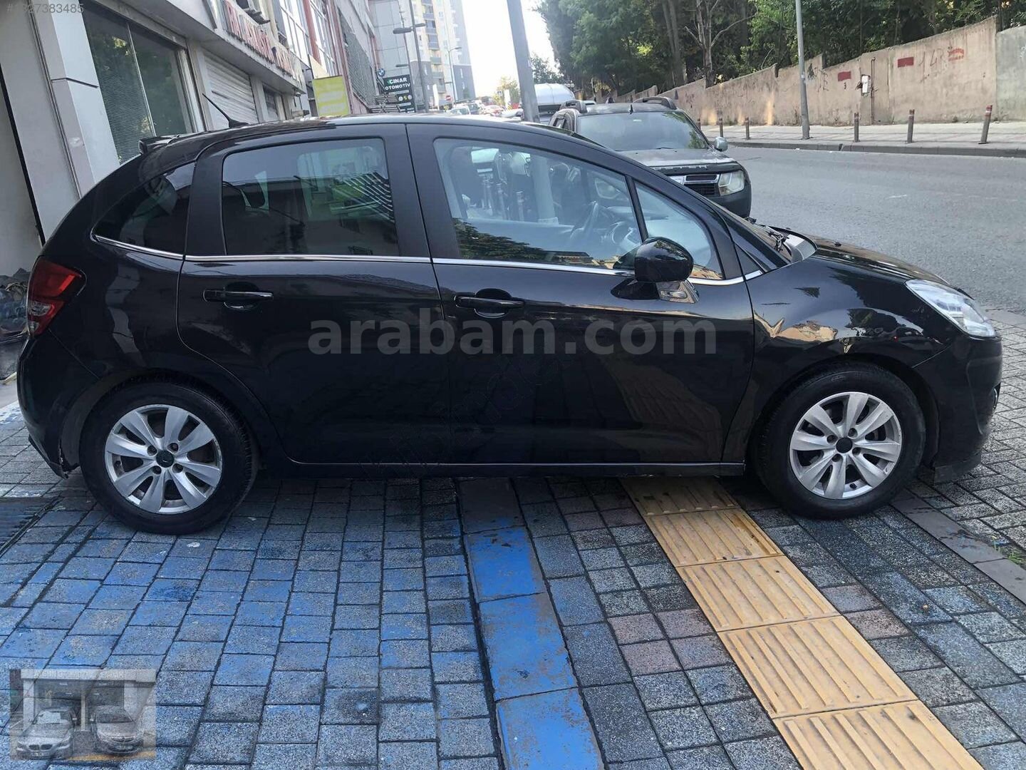 Galeriden Citroen C3 1.4 HDi Exclusive 2011 Model İstanbul 383.000 km Siyah 4
