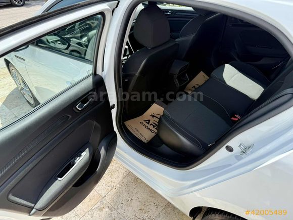 AREN'DEN 2018 RENAULT MEGANE 1.5DCİ JOY EDC 106.000KM!