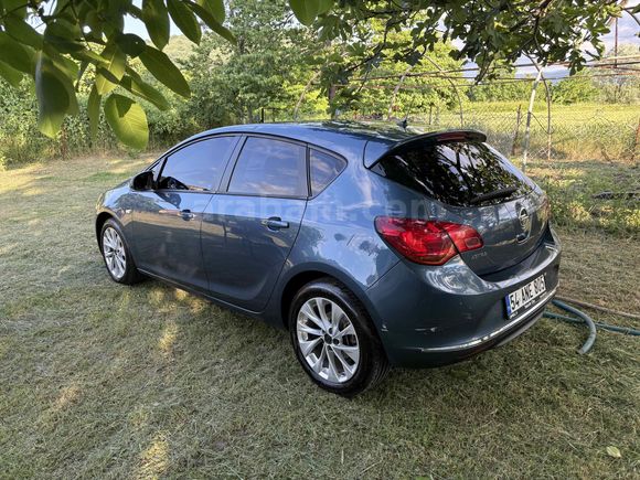 Sahibinden Opel Astra 1.6 Edition 2015 Model  180.000 km Mavi
